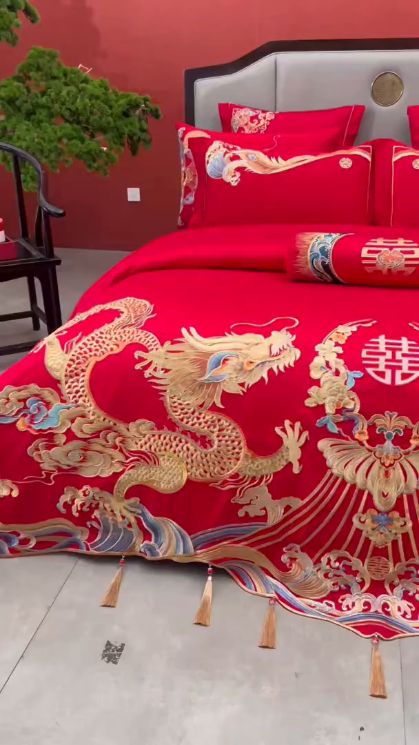 91家纺网 家纺一手货源 找家纺 红番天家居馆 （控价）2025新款纯棉新中式刺绣婚庆四件套（每款供货价的基础上一切活动券后+100） 凤仪龙章-金
