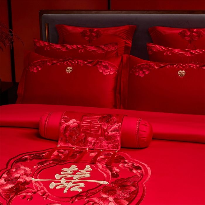 91家纺网 家纺一手货源 找家纺 红番天家居馆 （控价）2025新款纯棉新中式刺绣婚庆四件套（每款供货价的基础上一切活动券后+100） 绮梦花境-红