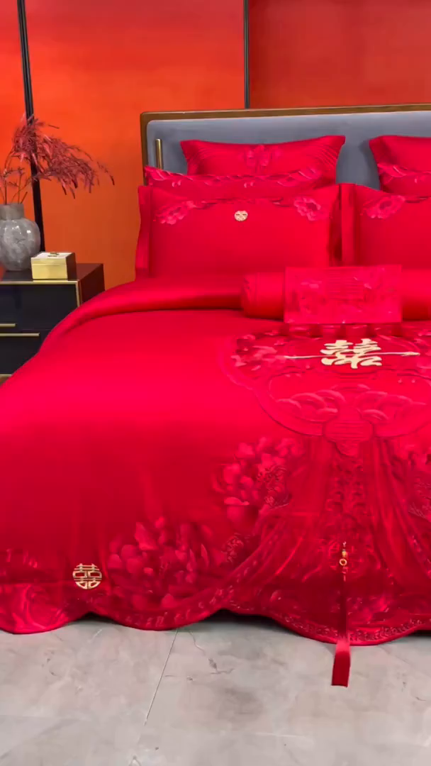91家纺网 家纺一手货源 找家纺 红番天家居馆 （控价）2025新款纯棉新中式刺绣婚庆四件套（每款供货价的基础上一切活动券后+100） 绮梦花境-红