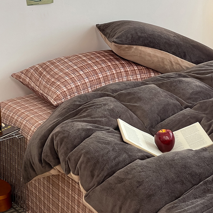 91家纺网 家纺一手货源 找家纺 （总）三朵家纺 2025新款法莱绒混搭四件套