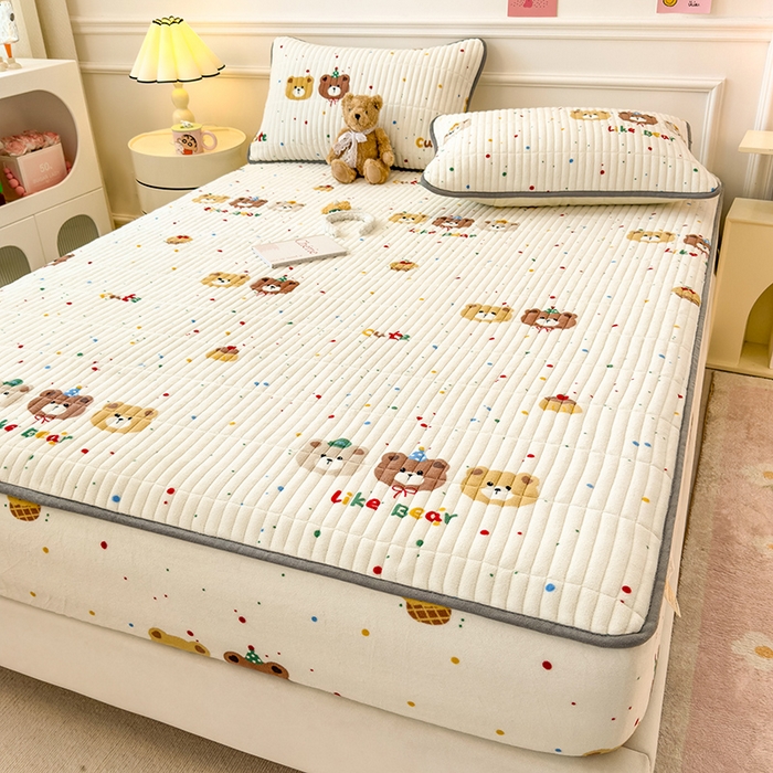 91家纺网 家纺一手货源 找家纺 （总）摩妮卡 2025新款小清新系列印花牛奶绒夹棉床笠三件套