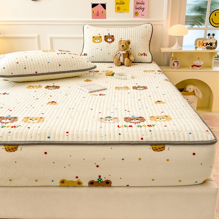 91家纺网 家纺一手货源 找家纺 （总）摩妮卡 2025新款小清新系列印花牛奶绒夹棉床笠三件套