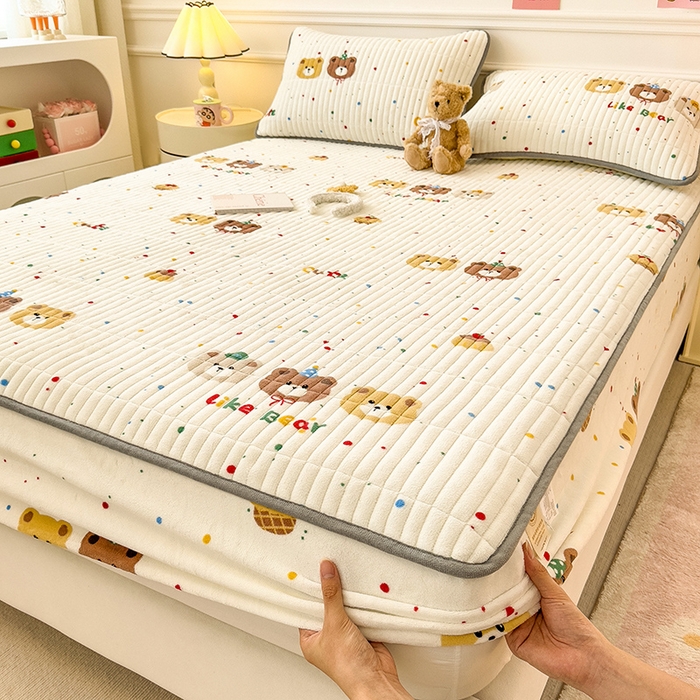 91家纺网 家纺一手货源 找家纺 （总）摩妮卡 2025新款小清新系列印花牛奶绒夹棉床笠三件套