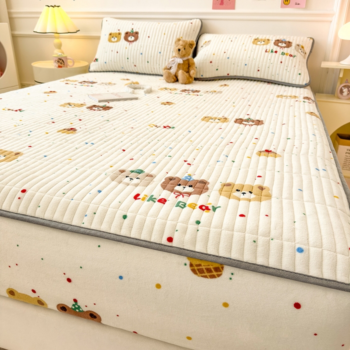 91家纺网 家纺一手货源 找家纺 （总）摩妮卡 2025新款小清新系列印花牛奶绒夹棉床笠三件套