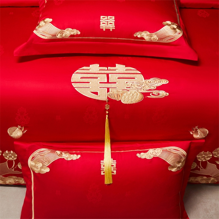 91家纺网 家纺一手货源 找家纺 红番天家居馆 （控价）2025新款纯棉贡缎提花婚庆四件套（每款供货价的基础上一切活动券后+100） 榴连忘返-金