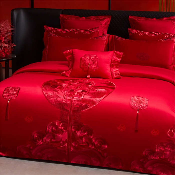 91家纺网 家纺一手货源 找家纺 红番天家居馆 （控价）2025新款纯棉贡缎提花婚庆四件套（每款供货价的基础上一切活动券后+100） 听澜同心-红