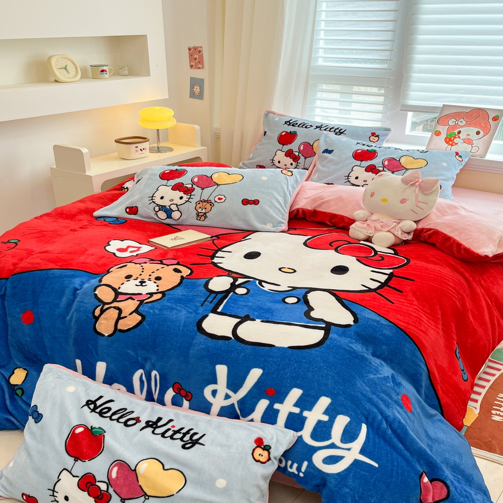 91家纺网 家纺一手货源 找家纺 金爱家 2025新品大版卡通平网数码印花加厚高克重牛奶绒皮卡丘系列四件套 绒大版-气球苹果kt