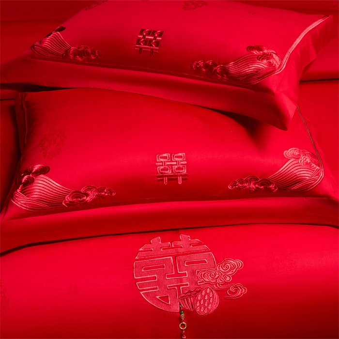 91家纺网 家纺一手货源 找家纺 红番天家居馆 （控价）2025新款纯棉贡缎提花婚庆四件套（每款供货价的基础上一切活动券后+100） 榴连忘返-红