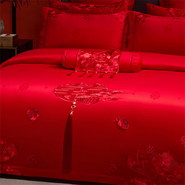 91家纺网 家纺一手货源 找家纺 红番天家居馆 （控价）2025新款纯棉贡缎提花婚庆四件套（每款供货价的基础上一切活动券后+100） 榴连忘返-红