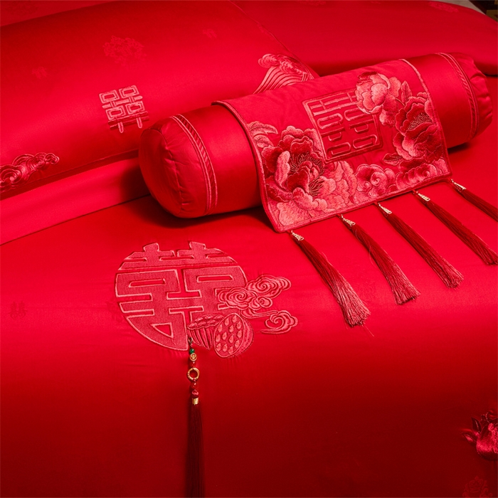 91家纺网 家纺一手货源 找家纺 红番天家居馆 （控价）2025新款纯棉贡缎提花婚庆四件套（每款供货价的基础上一切活动券后+100） 榴连忘返-红