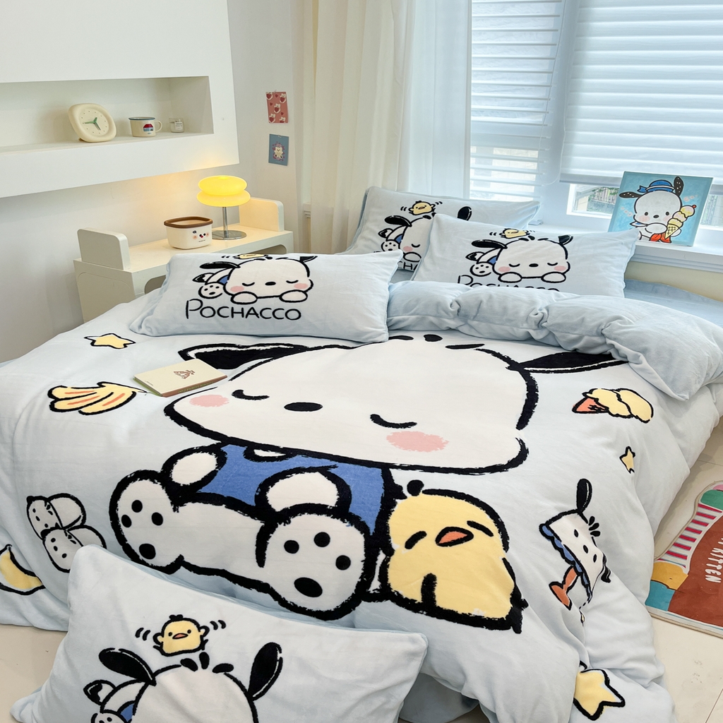 91家纺网 家纺一手货源 找家纺 金爱家 2025新品大版卡通平网数码印花加厚高克重牛奶绒皮卡丘系列四件套 绒大版-香蕉帕哈狗