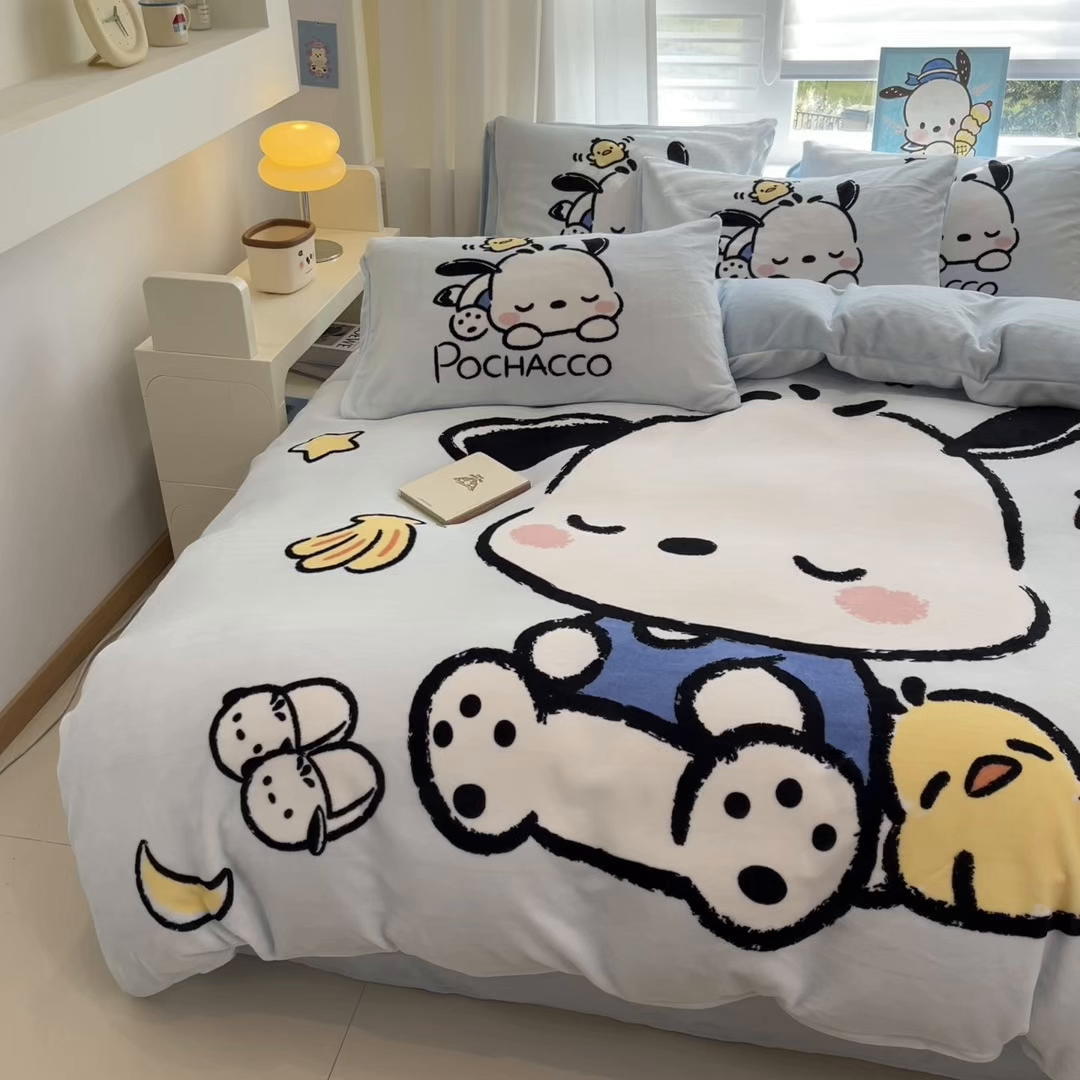 91家纺网 家纺一手货源 找家纺 金爱家 2025新品大版卡通平网数码印花加厚高克重牛奶绒皮卡丘系列四件套 绒大版-香蕉帕哈狗