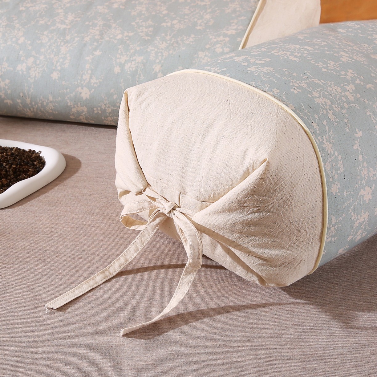 91家纺网 家纺一手货源 找家纺 小米枕芯 2025新款贡缎国风荞麦系带荞麦护颈助眠枕5色 天空蓝