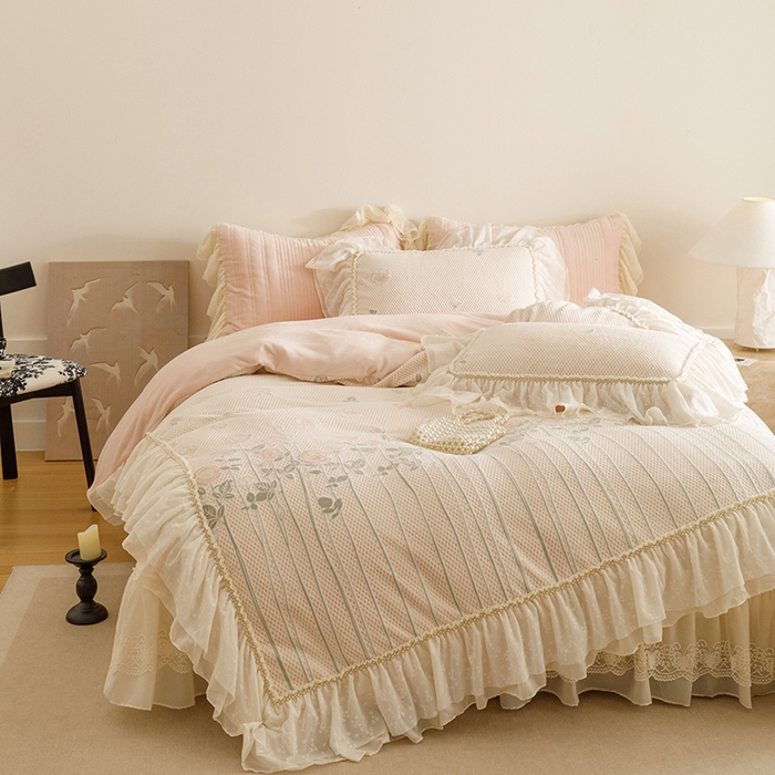 91家纺网 家纺一手货源 找家纺 （总）菊上家纺 2025新品高克重着色雕花浪漫玫瑰绒床盖款四件套-玫瑰故事系列