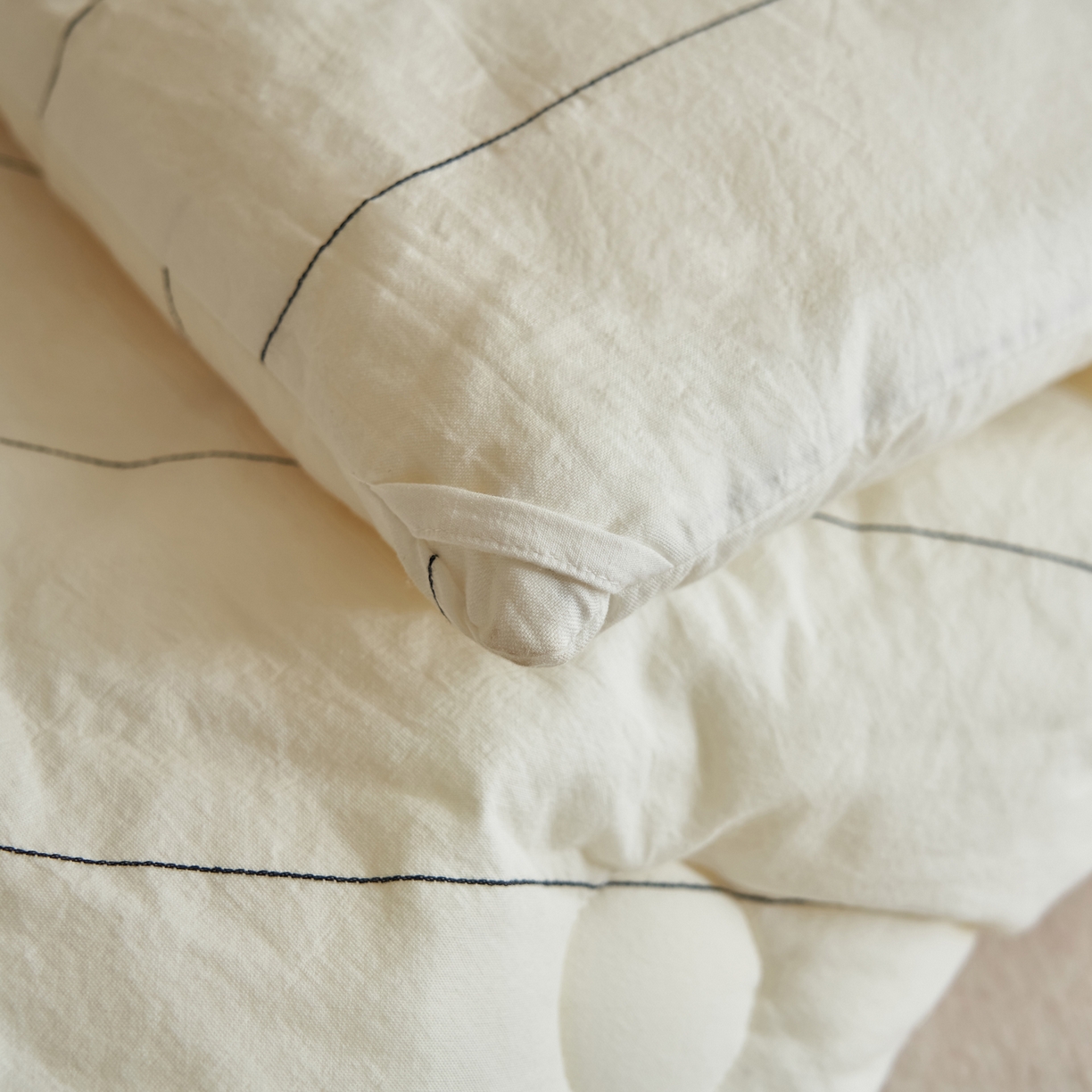 91家纺网 家纺一手货源 找家纺 （总）子由家居 2025新款全棉纯棉无印条纹99大豆被被子被芯