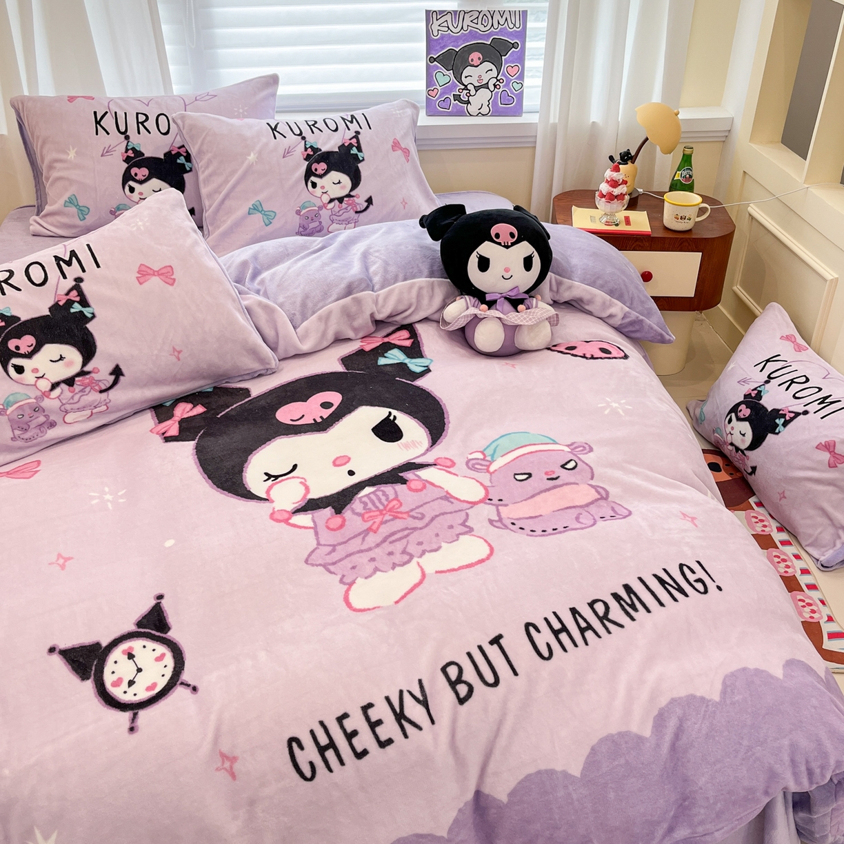 91家纺网 家纺一手货源 找家纺 金爱家 2025新品大版卡通平网数码印花加厚高克重牛奶绒皮卡丘系列四件套 绒大版-巴库库洛米