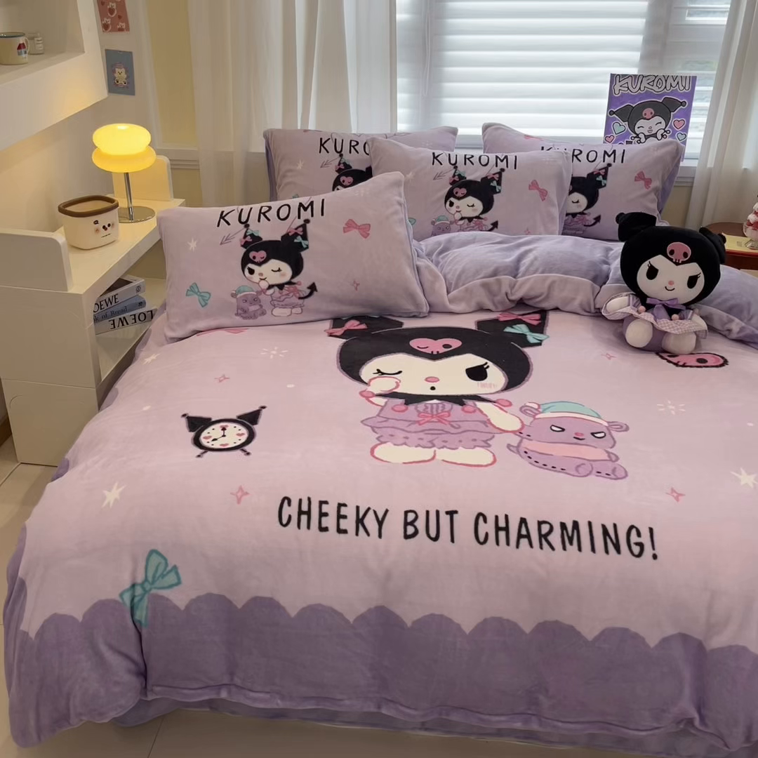 91家纺网 家纺一手货源 找家纺 金爱家 2025新品大版卡通平网数码印花加厚高克重牛奶绒皮卡丘系列四件套 绒大版-巴库库洛米