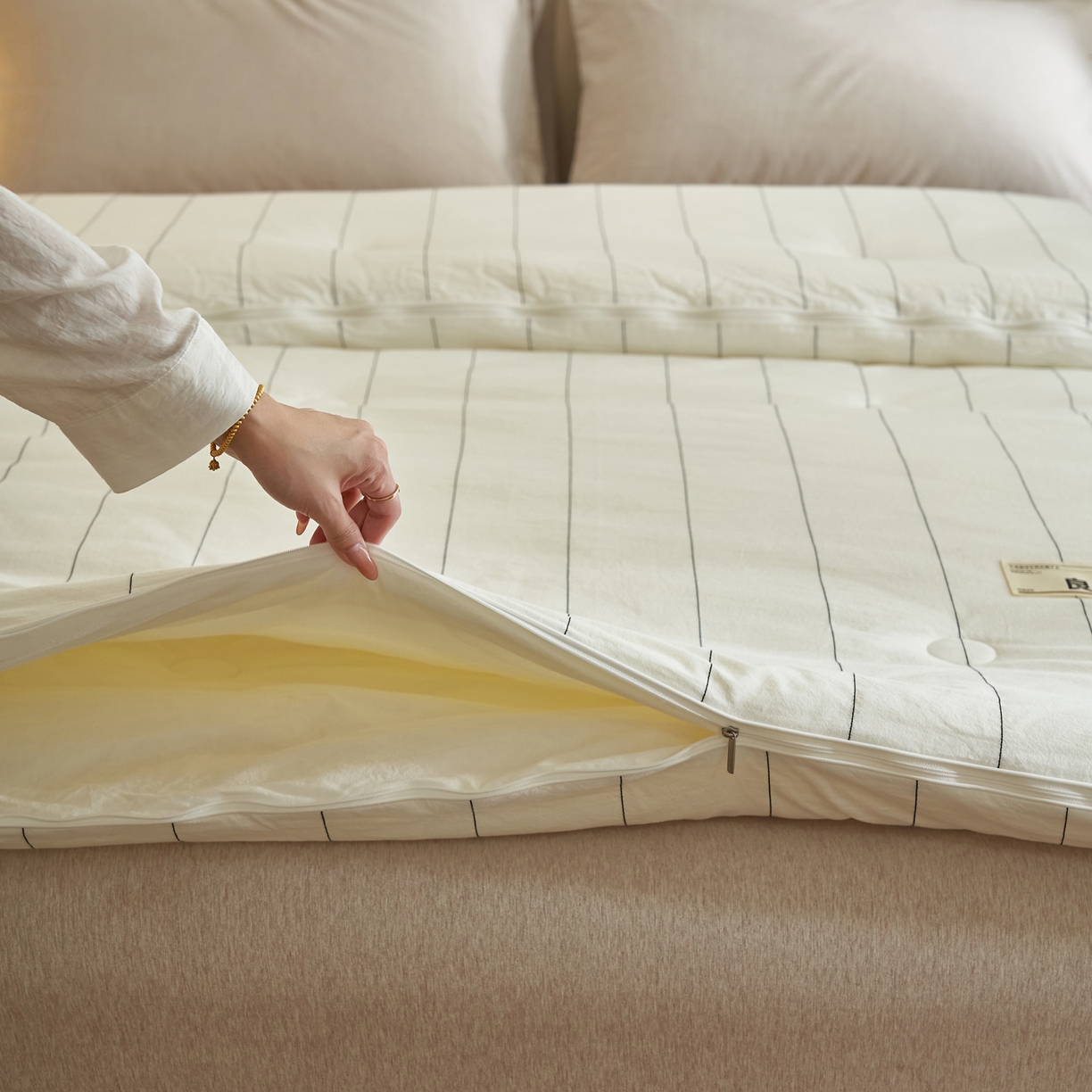 91家纺网 家纺一手货源 找家纺 子由家居 2025新款全棉纯棉无印条纹99大豆被被子被芯 条纹99子母被-简约风