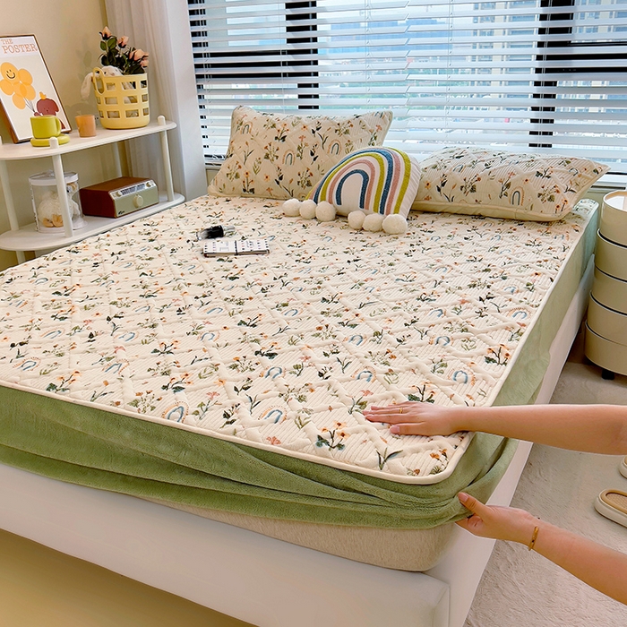 摩妮卡 2025新款小清新系列印花牛奶绒夹棉床笠三件套 花间密语