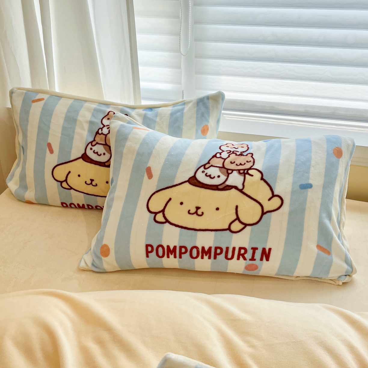 91家纺网 家纺一手货源 找家纺 金爱家 2025新品大版卡通平网数码印花加厚高克重牛奶绒皮卡丘系列四件套 绒大版-布丁狗伙伴