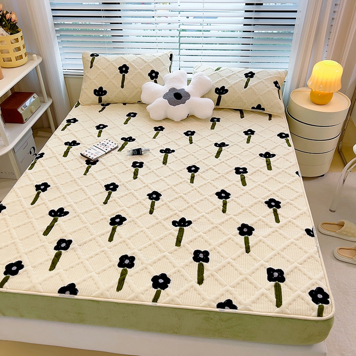 91家纺网 家纺一手货源 找家纺 摩妮卡 2025新款小清新系列印花牛奶绒夹棉床笠三件套 花溪