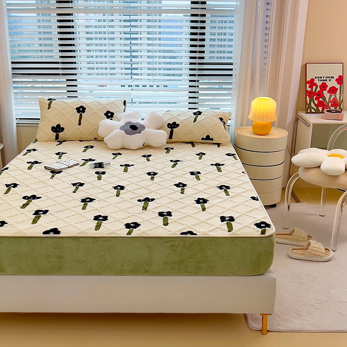 91家纺网 家纺一手货源 找家纺 摩妮卡 2025新款小清新系列印花牛奶绒夹棉床笠三件套 花溪