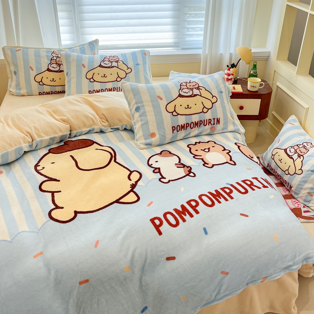 91家纺网 家纺一手货源 找家纺 金爱家 2025新品大版卡通平网数码印花加厚高克重牛奶绒皮卡丘系列四件套 绒大版-布丁狗伙伴