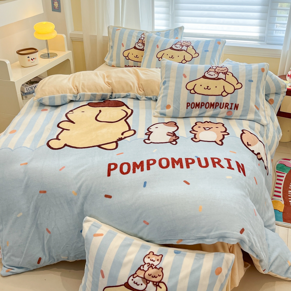 91家纺网 家纺一手货源 找家纺 金爱家 2025新品大版卡通平网数码印花加厚高克重牛奶绒皮卡丘系列四件套 绒大版-布丁狗伙伴