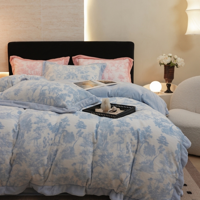 91家纺网 家纺一手货源 找家纺 （总）优悦生活馆 2025新款秋冬简约亲肤牛奶绒印花保暖四件套-维也纳