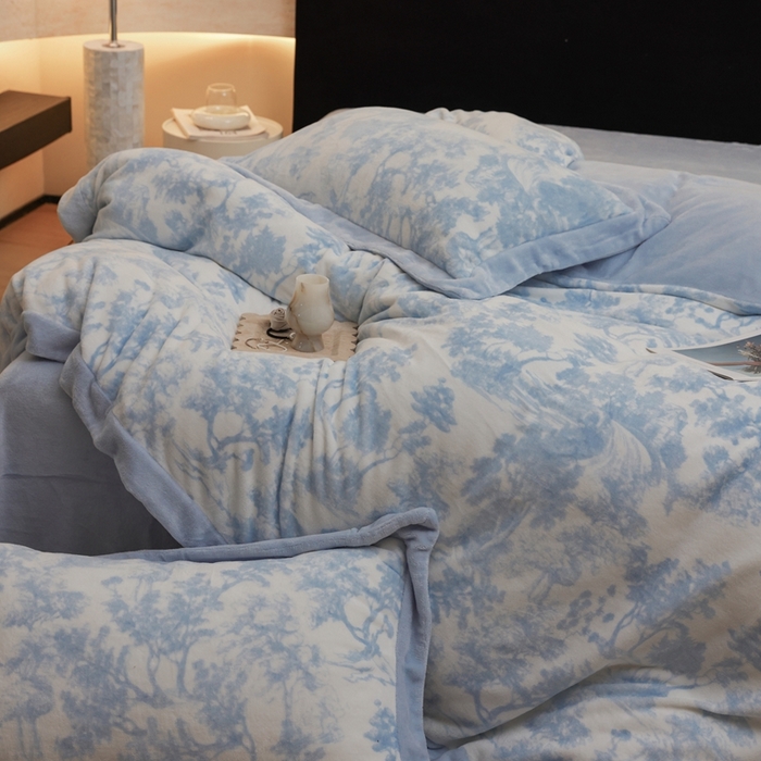 91家纺网 家纺一手货源 找家纺 优悦生活馆 2025新款秋冬简约亲肤牛奶绒印花保暖四件套-维也纳 维也纳-天空蓝