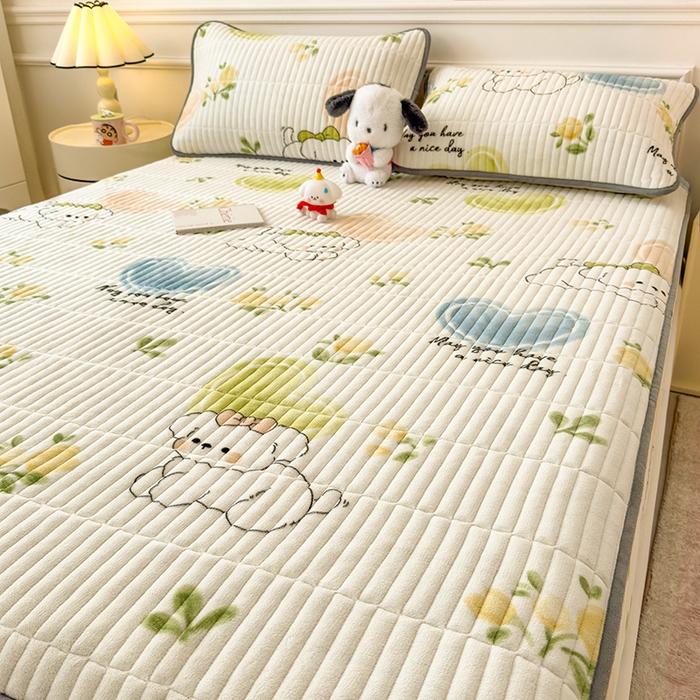 91家纺网 家纺一手货源 找家纺 摩妮卡 2025新款小清新系列印花牛奶绒夹棉床笠三件套 快乐小白