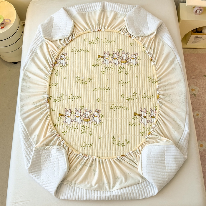 91家纺网 家纺一手货源 找家纺 摩妮卡 2025新款小清新系列印花牛奶绒夹棉床笠三件套 萌宠乐园