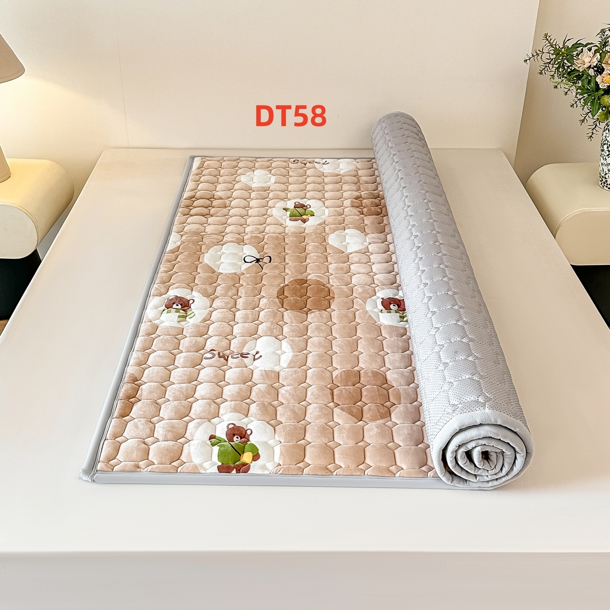 91家纺网 家纺一手货源 找家纺 手艺人家纺 2025新款 新格子宝宝绒床垫 DT58