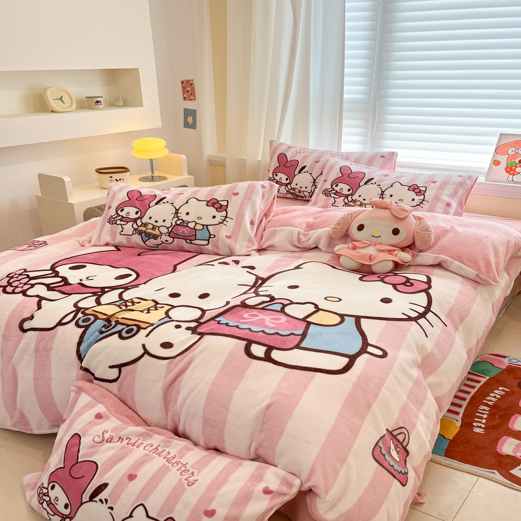 91家纺网 家纺一手货源 找家纺 金爱家 2025新品大版卡通平网数码印花加厚高克重牛奶绒皮卡丘系列四件套 绒大版-购物三小只