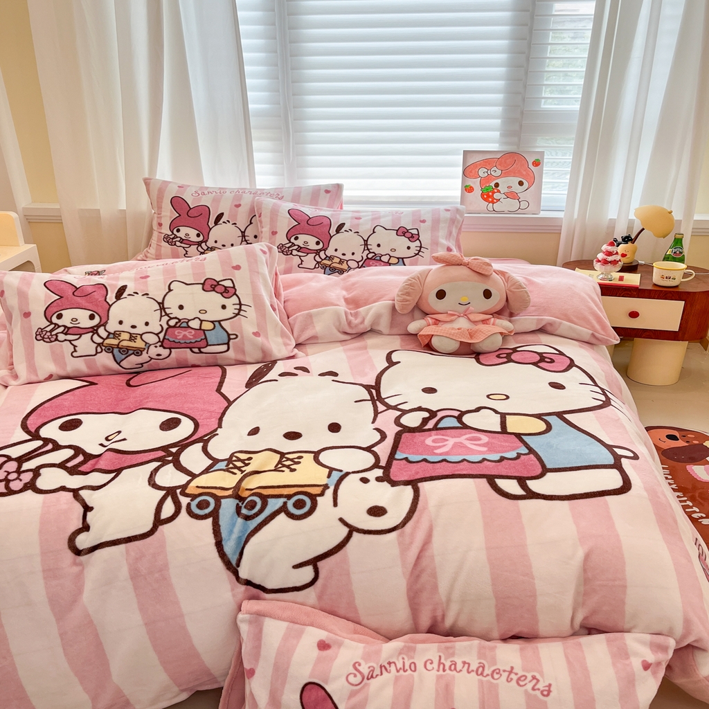 91家纺网 家纺一手货源 找家纺 金爱家 2025新品大版卡通平网数码印花加厚高克重牛奶绒皮卡丘系列四件套 绒大版-购物三小只