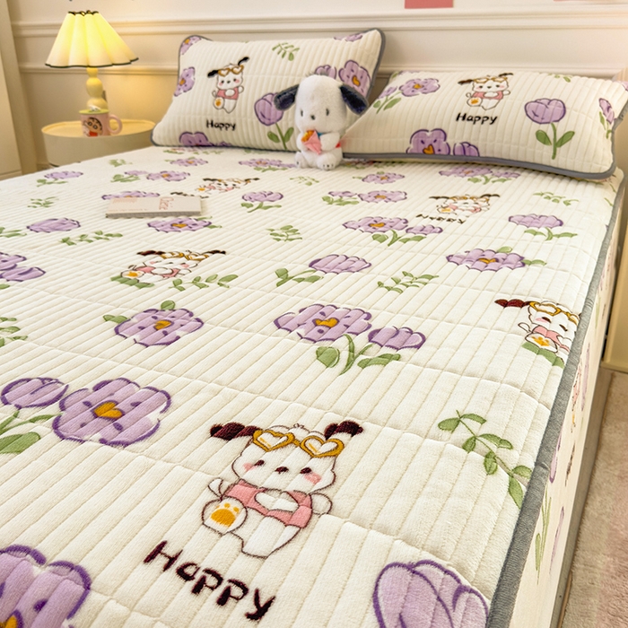 91家纺网 家纺一手货源 找家纺 摩妮卡 2025新款小清新系列印花牛奶绒夹棉床笠三件套 秘密花园