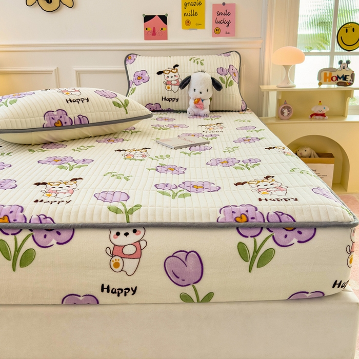 91家纺网 家纺一手货源 找家纺 摩妮卡 2025新款小清新系列印花牛奶绒夹棉床笠三件套 秘密花园