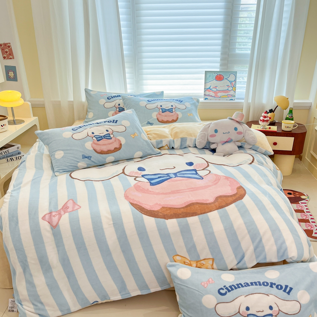 91家纺网 家纺一手货源 找家纺 金爱家 2025新品大版卡通平网数码印花加厚高克重牛奶绒皮卡丘系列四件套 绒大版-领带玉桂狗