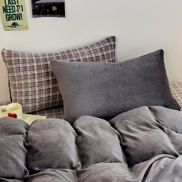 91家纺网 家纺一手货源 找家纺 三朵家纺 2025新款法莱绒混搭四件套 匆匆那年