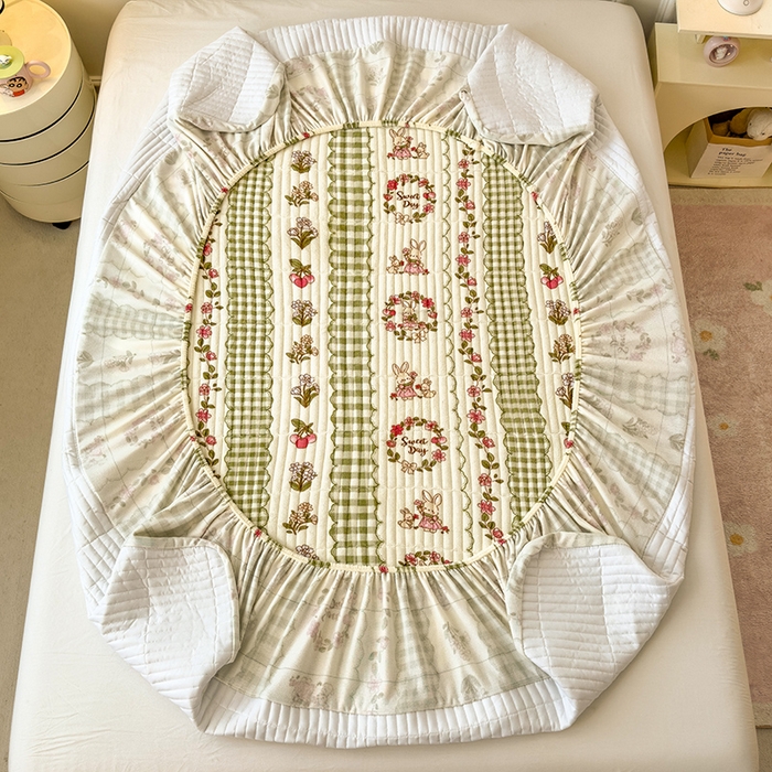 91家纺网 家纺一手货源 找家纺 摩妮卡 2025新款小清新系列印花牛奶绒夹棉床笠三件套 情系花香