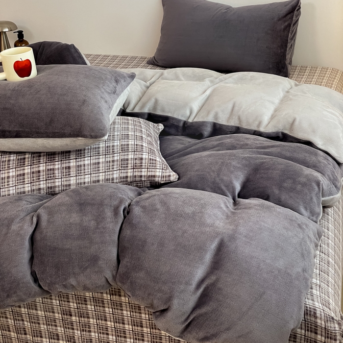 91家纺网 家纺一手货源 找家纺 三朵家纺 2025新款法莱绒混搭四件套 匆匆那年