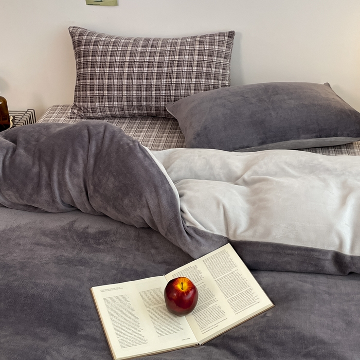 91家纺网 家纺一手货源 找家纺 三朵家纺 2025新款法莱绒混搭四件套 匆匆那年