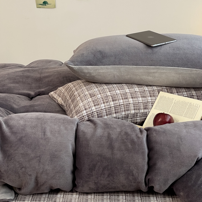 91家纺网 家纺一手货源 找家纺 三朵家纺 2025新款法莱绒混搭四件套 匆匆那年