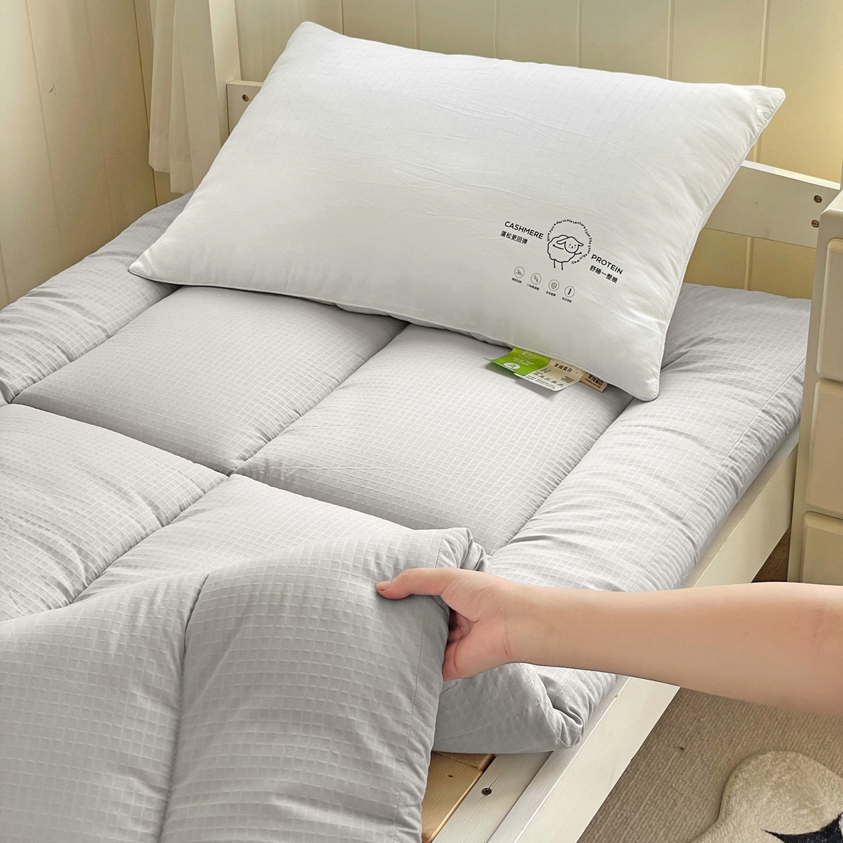 91家纺网 家纺一手货源 找家纺 （总）爱彼家纺 2025新款学生季无印风水洗棉褥子枕芯学生套件宿舍单人90x190床褥套床垫套