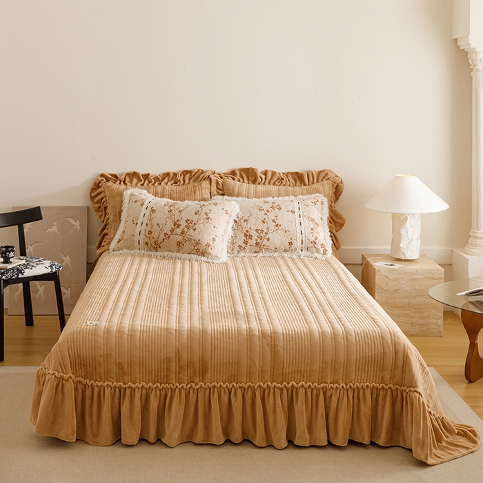 91家纺网 家纺一手货源 找家纺 （总）菊上家纺 2025新款高克重5D雕花牛奶绒时尚仿皮草国潮风床盖四件套-羽妃系列