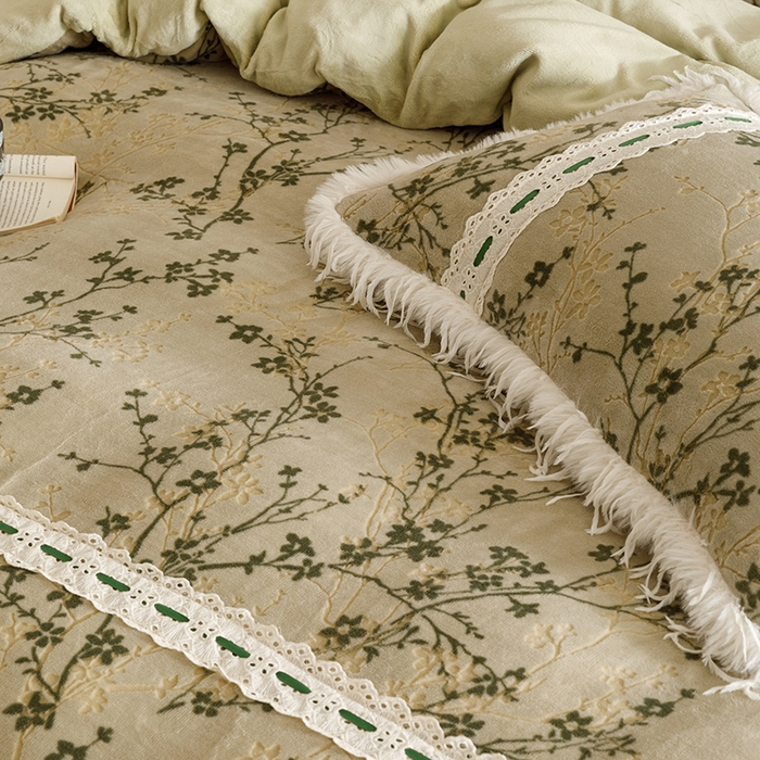 91家纺网 家纺一手货源 找家纺 菊上家纺 2025新款高克重5D雕花牛奶绒时尚仿皮草国潮风床盖四件套-羽妃系列 羽妃-豆绿