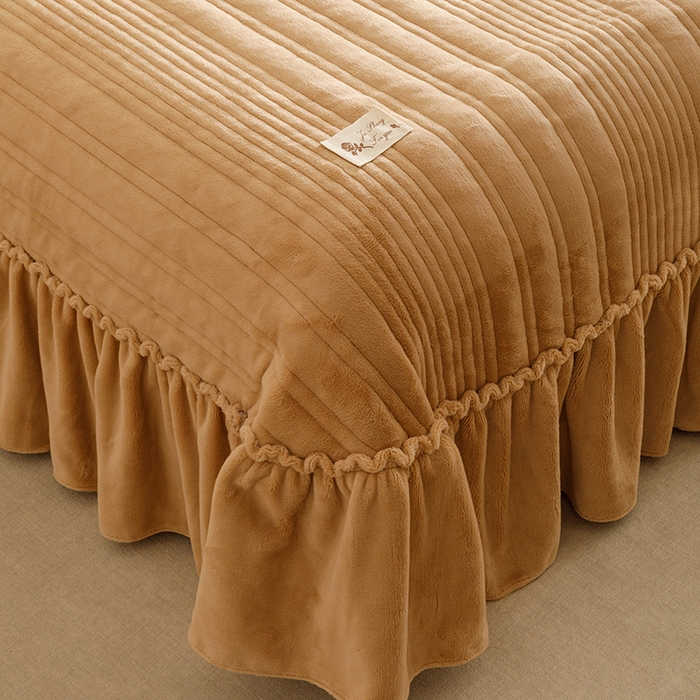 91家纺网 家纺一手货源 找家纺 （总）菊上家纺 2025新款高克重5D雕花牛奶绒时尚仿皮草国潮风床盖四件套-羽妃系列