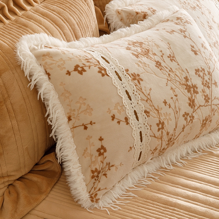 91家纺网 家纺一手货源 找家纺 （总）菊上家纺 2025新款高克重5D雕花牛奶绒时尚仿皮草国潮风床盖四件套-羽妃系列