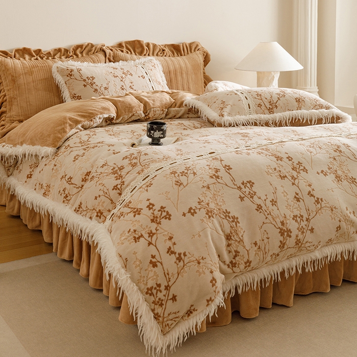 91家纺网 家纺一手货源 找家纺 （总）菊上家纺 2025新款高克重5D雕花牛奶绒时尚仿皮草国潮风床盖四件套-羽妃系列