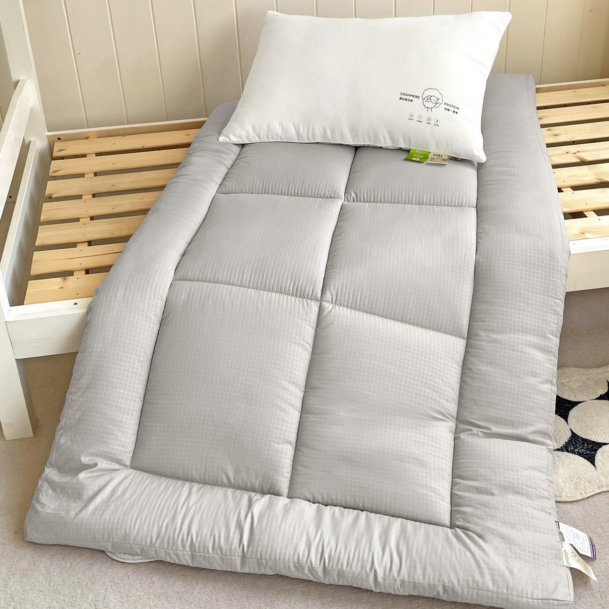 91家纺网 家纺一手货源 找家纺 （总）爱彼家纺 2025新款学生季无印风水洗棉褥子枕芯学生套件宿舍单人90x190床褥套床垫套